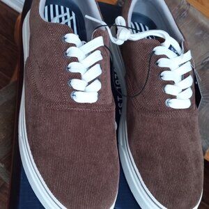 Chaps Men's Size 11 Chase Lace up Fashion Sneakers NEW!